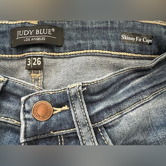 JUDY BLUE - Skinny Fit Capri Size: 3 / 26 - Picture 5 of 5